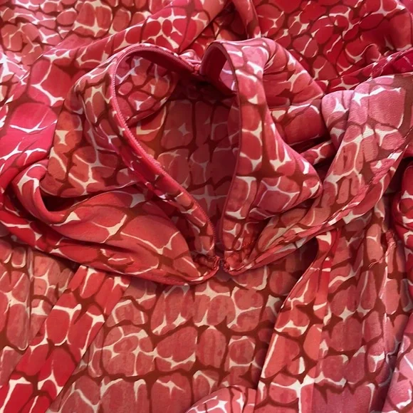 WHITE HOUSE BLACK MARKET NWOT SLEEVELESS FLOWY BLOUSE WITH OPEN BACK - Picture 8 of 10